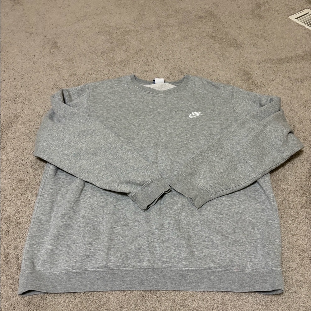 Nike Women’s Gray Sweatshirt